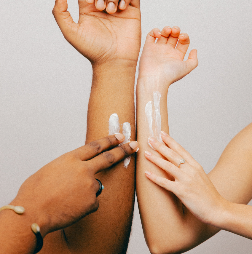 Cómo aplicar correctamente el protector solar: consejos basados en la ciencia | Actualizado 2025