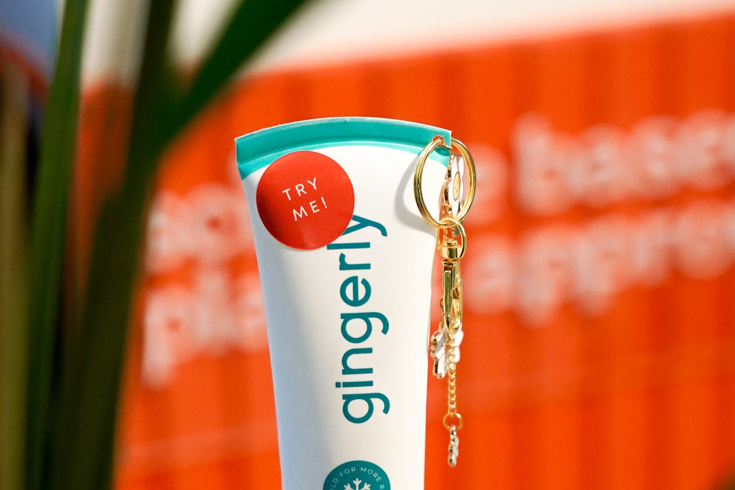 ¡Añádele un <em>charm a</em> tu original!